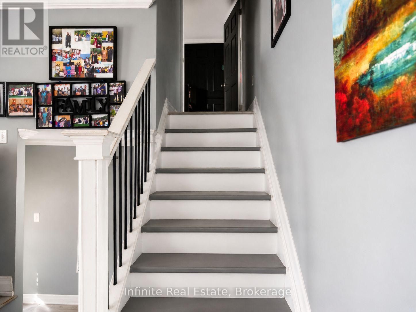 122 PARKVIEW DRIVE - 15