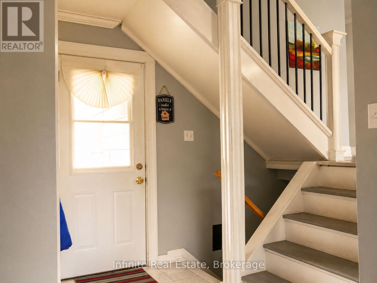 122 PARKVIEW DRIVE - 14