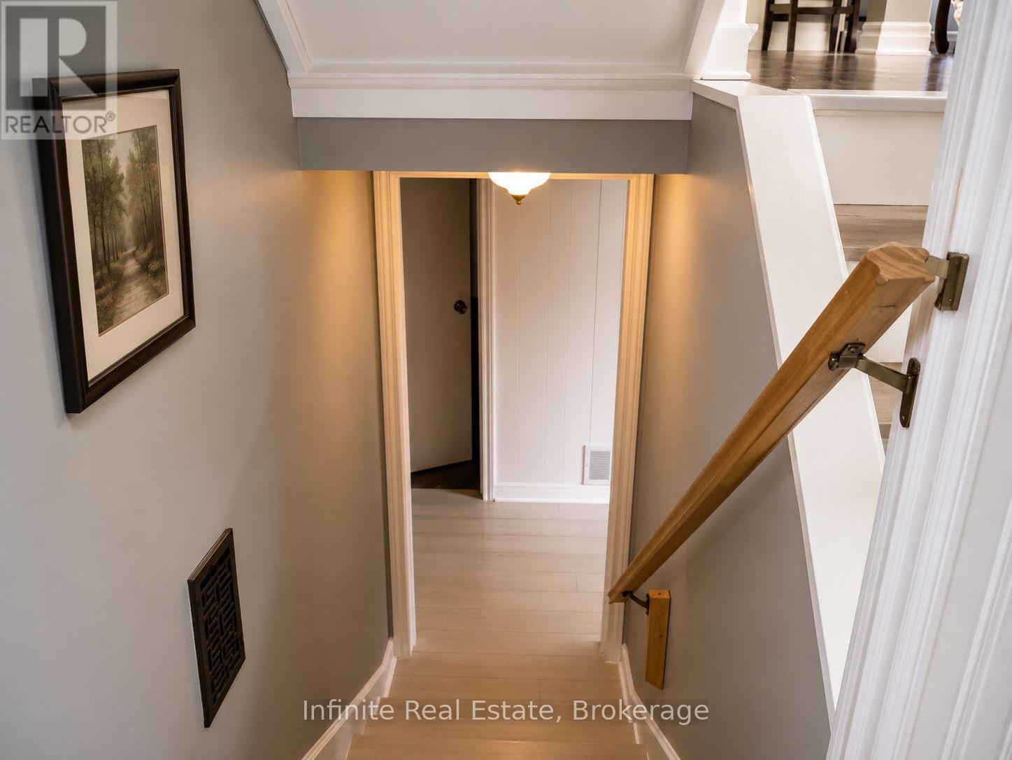 122 PARKVIEW DRIVE - 23