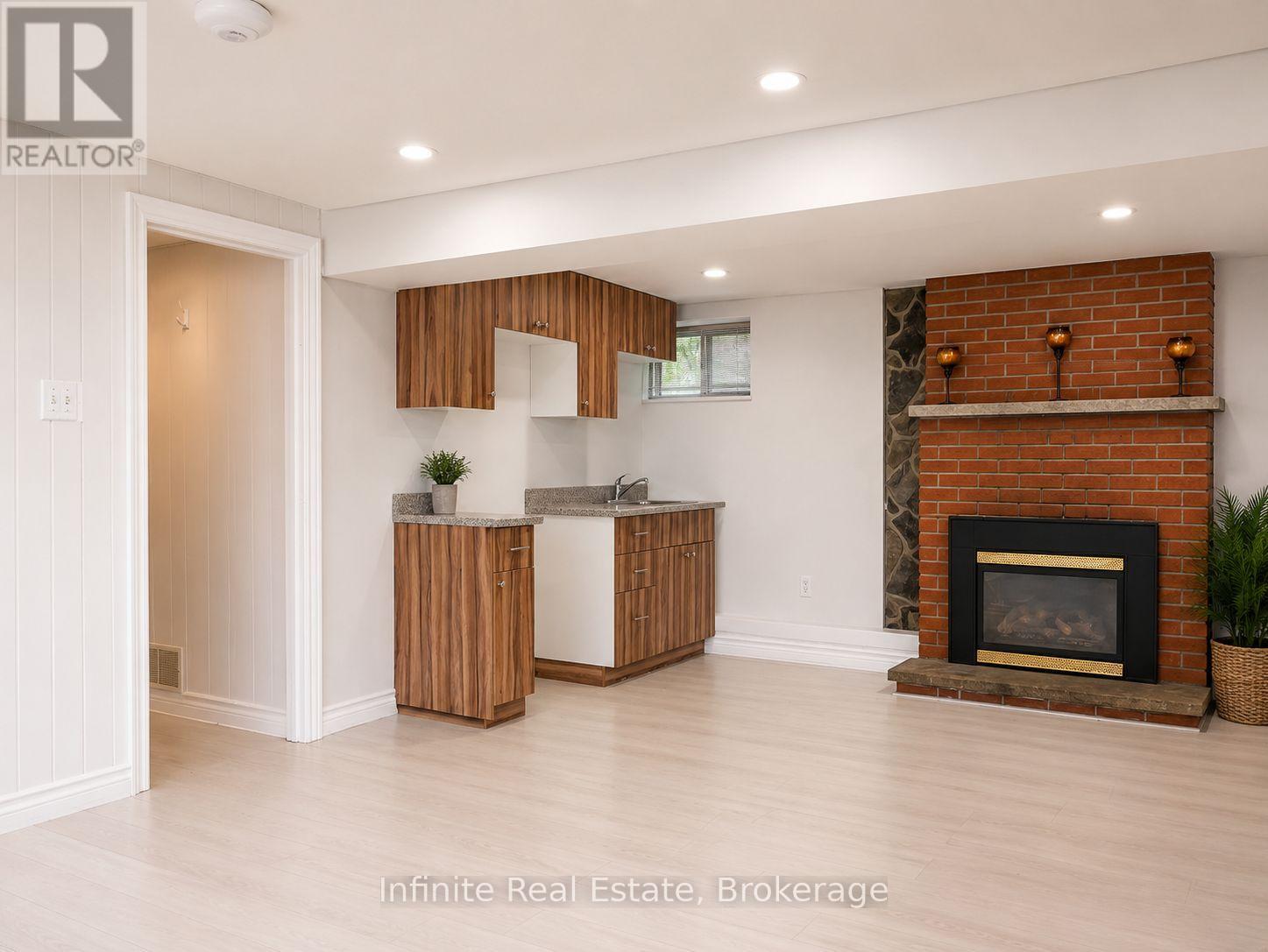 122 PARKVIEW DRIVE - 27