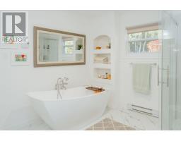 14 Tuxedo Road thumbnail 18