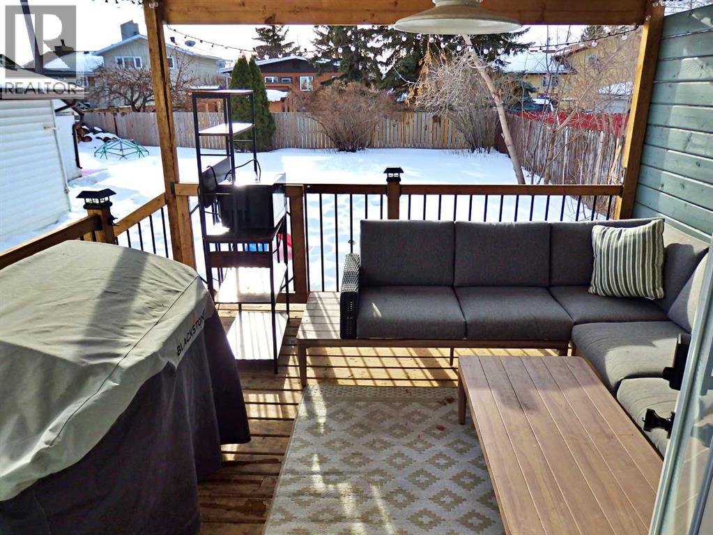 5819 51 Avenue - 35