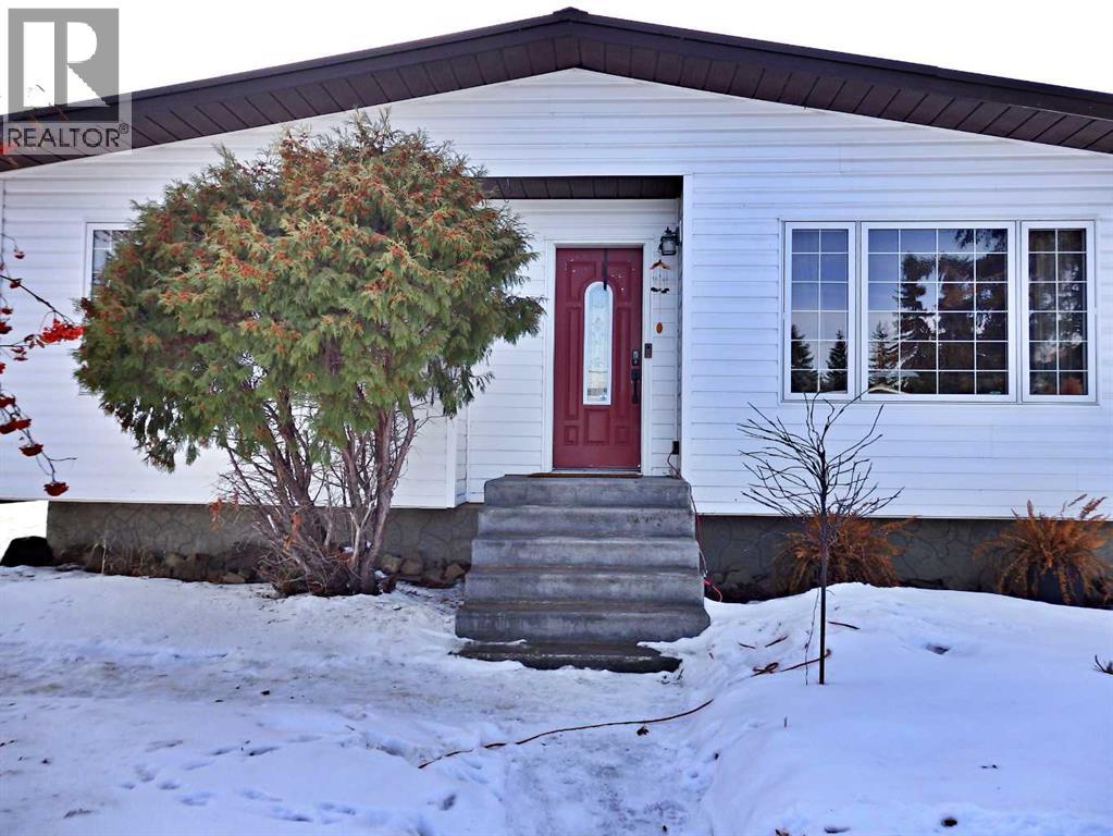5819 51 Avenue - 6