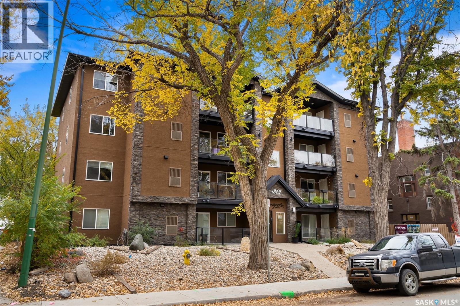 #303 1863 Rae STREET - 1