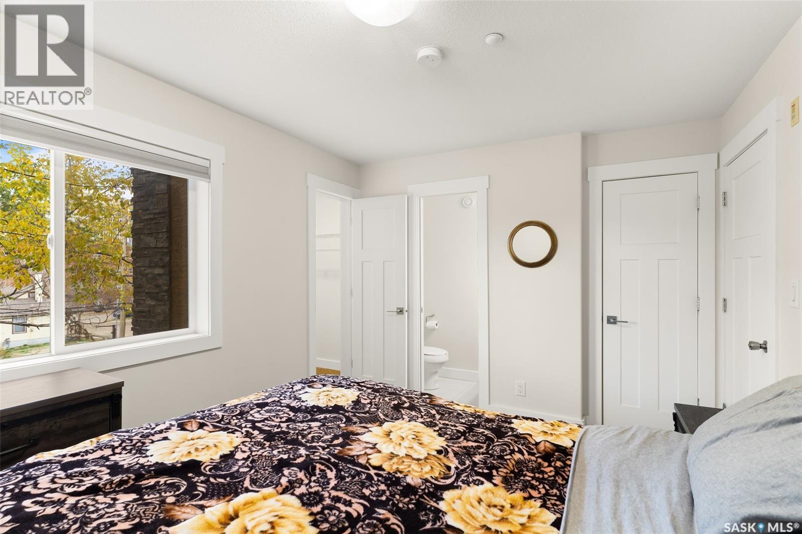 #303 1863 Rae STREET - 14