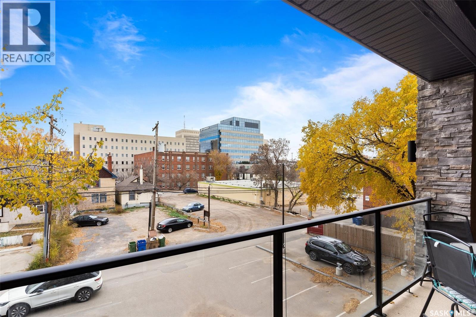#303 1863 Rae STREET - 23