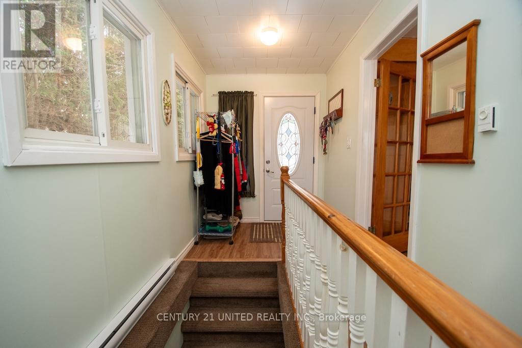 216 GEORGE DRIVE - 16