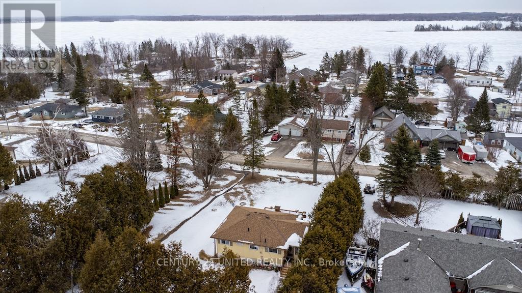 216 GEORGE DRIVE - 25