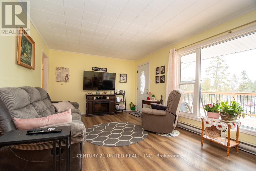 216 GEORGE DRIVE - 5