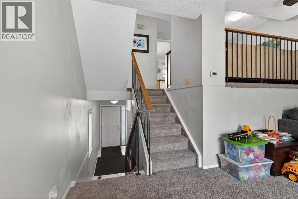 53 Millrise Lane SW - 10