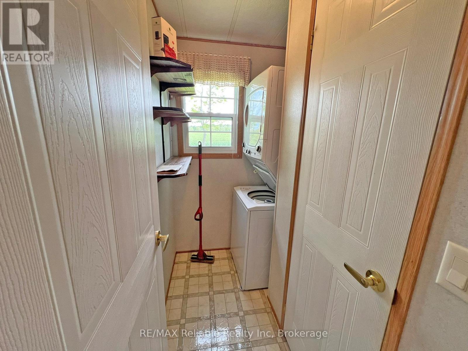 144 SANDBAGGER CRESCENT - 24
