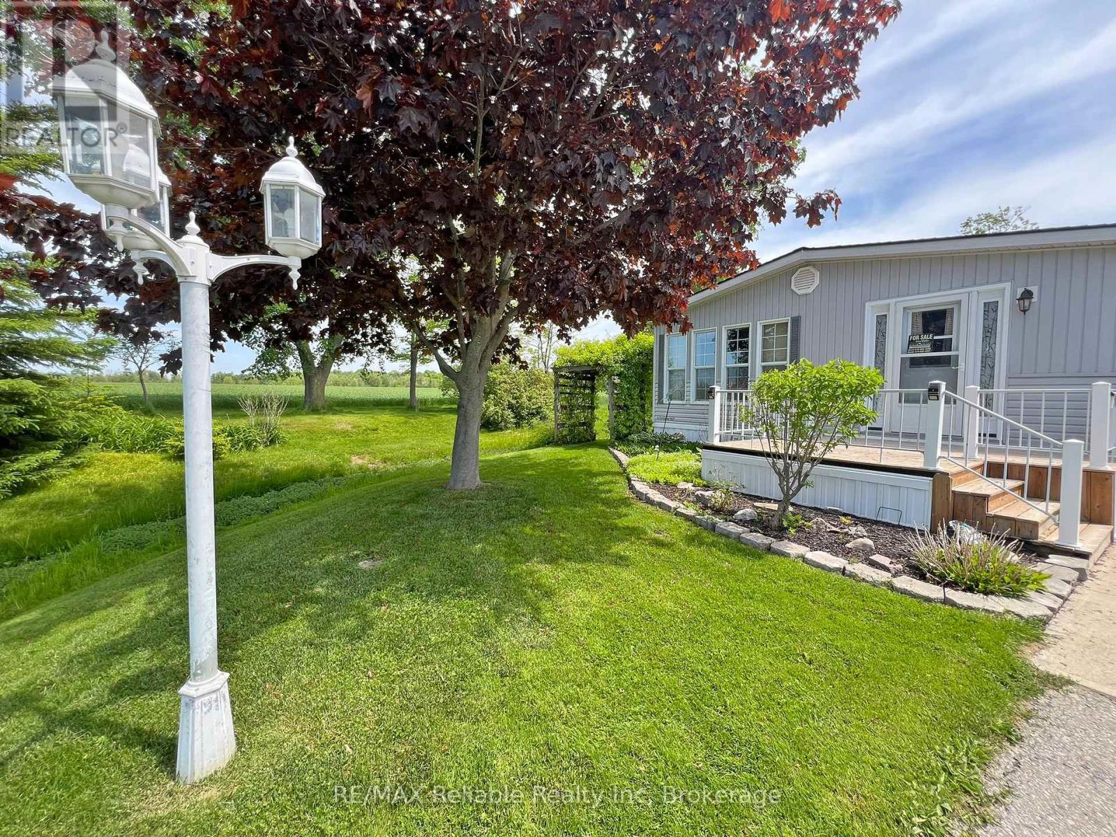 144 SANDBAGGER CRESCENT - 36