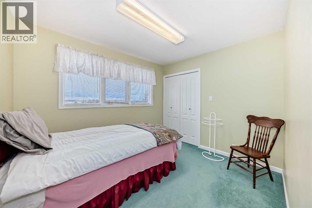 5205 55St. - 22