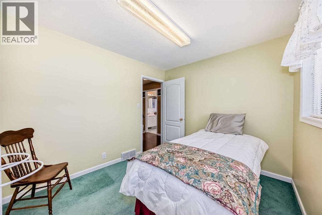 5205 55St. - 23