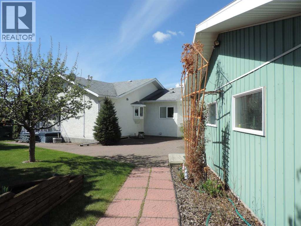 5205 55St. - 45