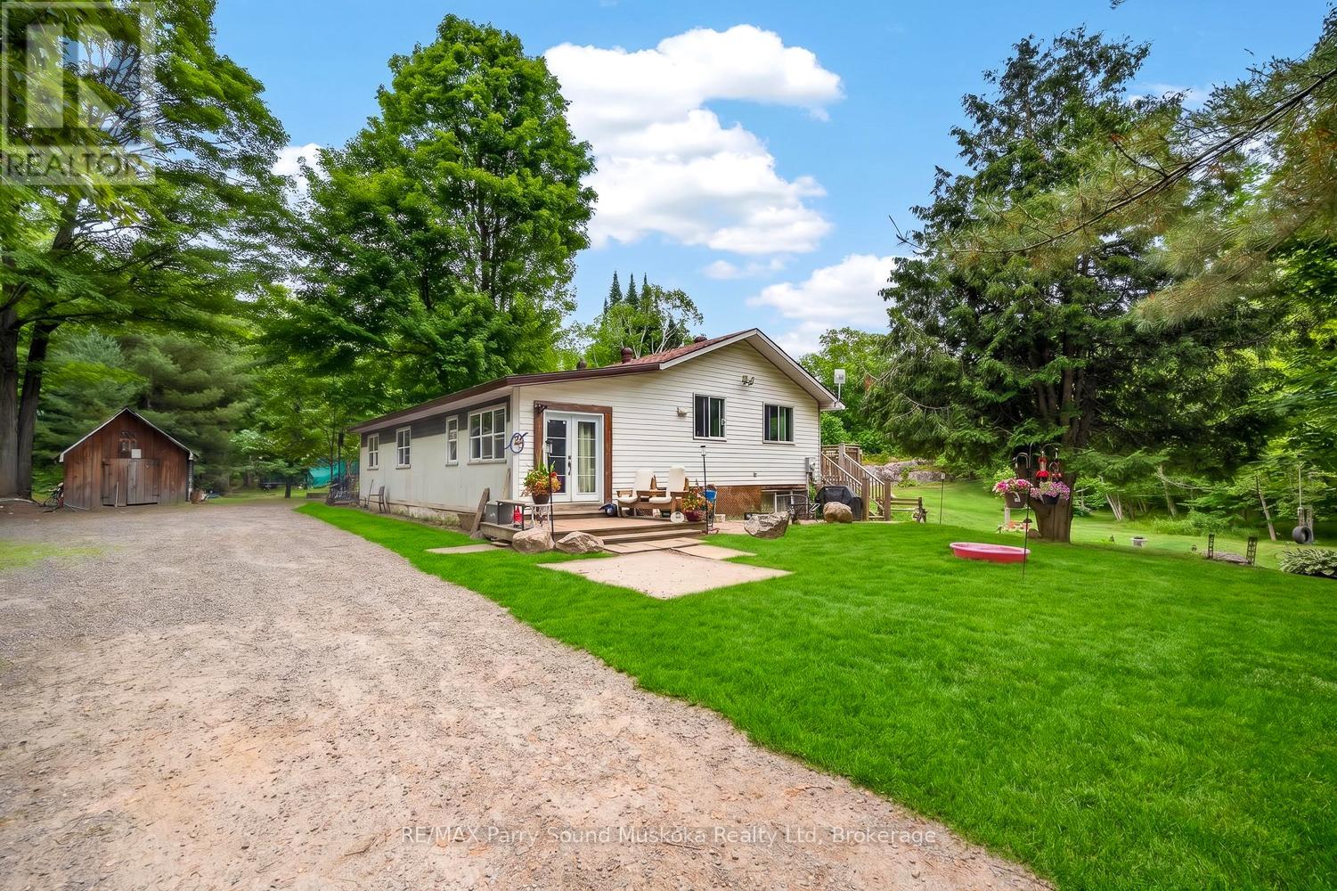 15 TORONTO LAKE ROAD - 40