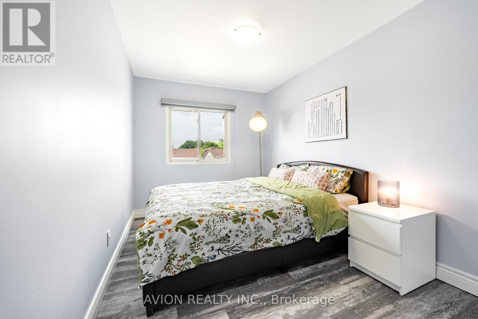 #98 1975 ROSEFIELD ROAD - 25