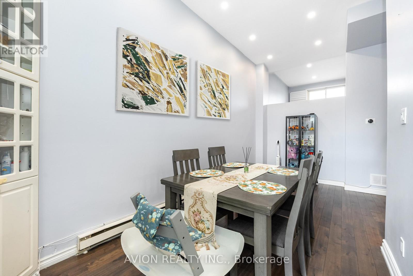 #98 1975 ROSEFIELD ROAD - 10