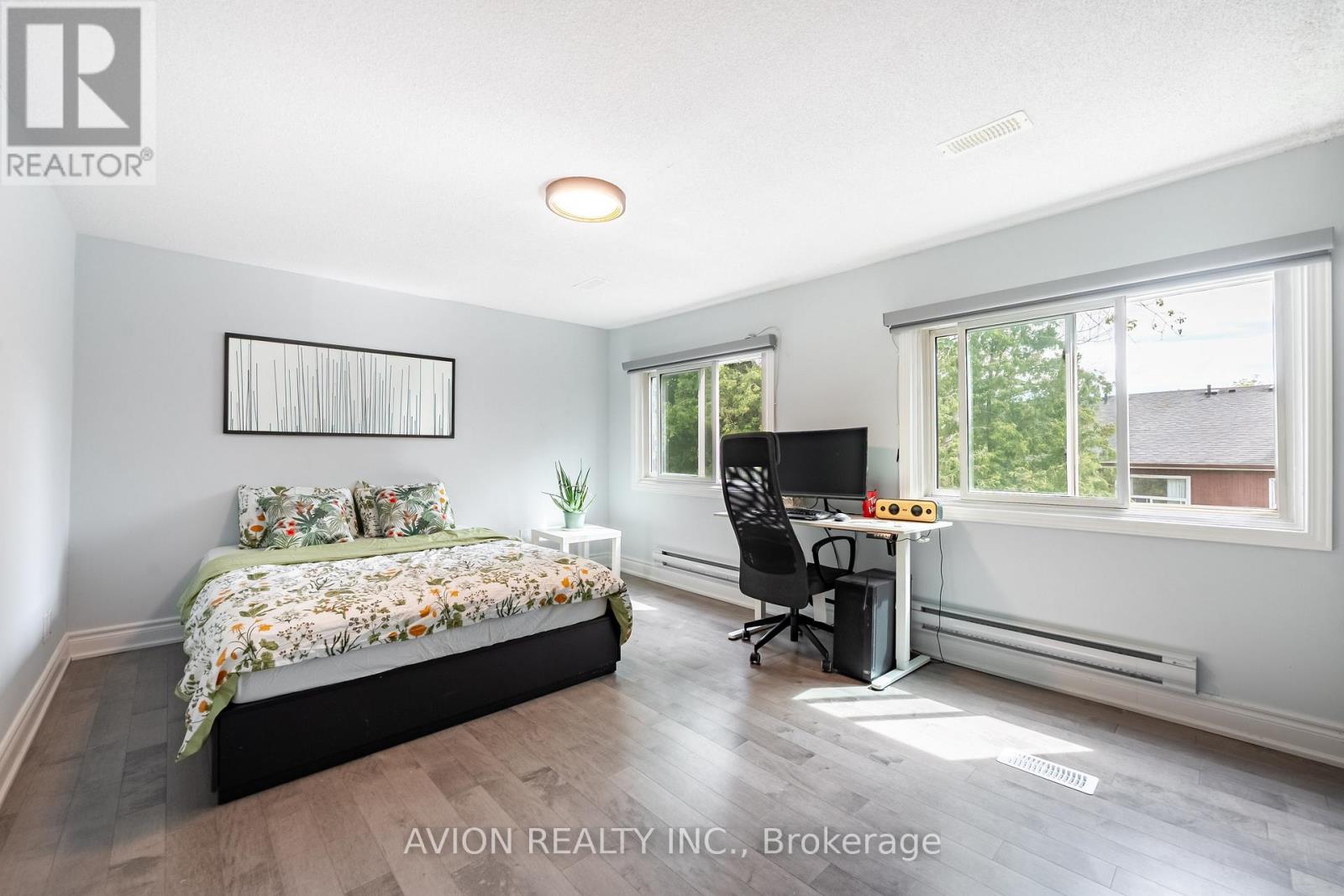 #98 1975 ROSEFIELD ROAD - 22