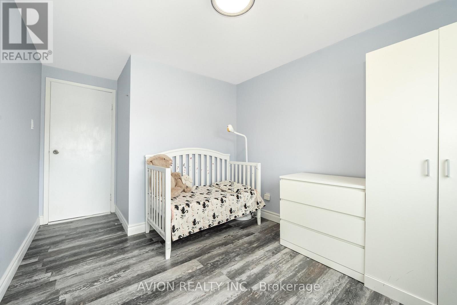 #98 1975 ROSEFIELD ROAD - 28