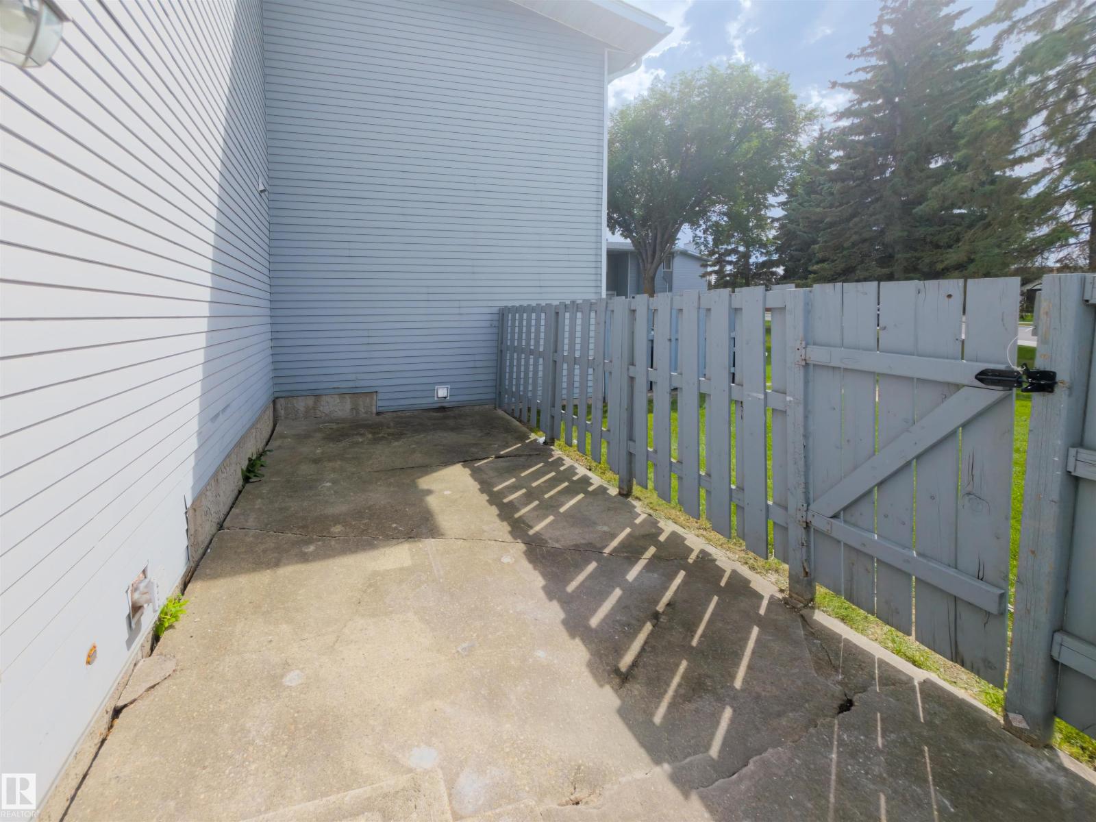 #33 15710 BEAUMARIS RD NW — photo 30