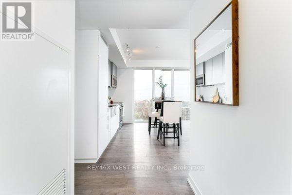#1207 270 DUFFERIN STREET W - 10
