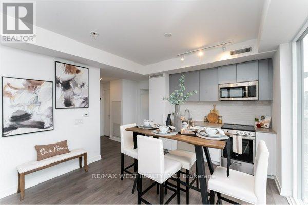 #1207 270 DUFFERIN STREET W - 14