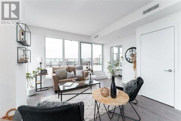 #1207 270 DUFFERIN STREET W - 15