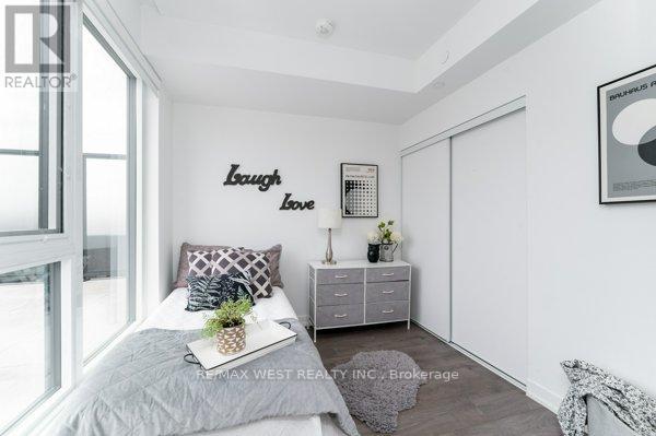 #1207 270 DUFFERIN STREET W - 18
