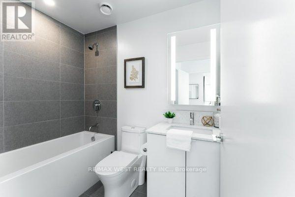 #1207 270 DUFFERIN STREET W - 22