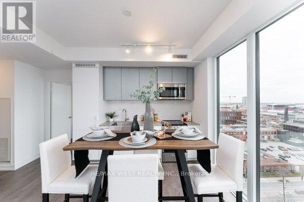#1207 270 DUFFERIN STREET W - 25