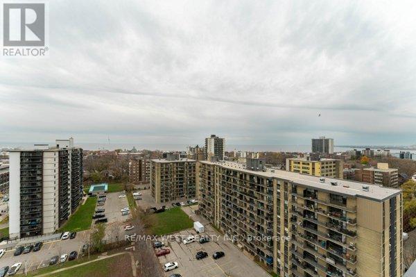 #1207 270 DUFFERIN STREET W - 27