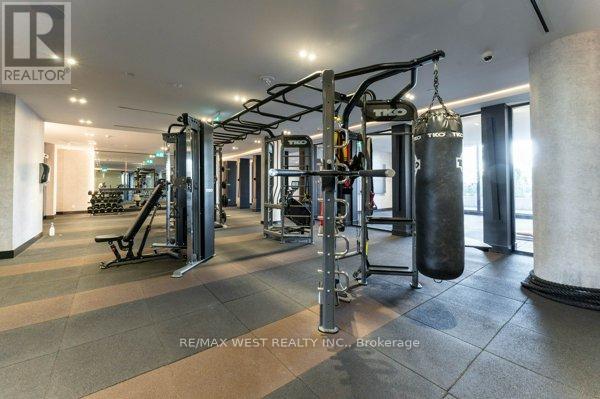 #1207 270 DUFFERIN STREET W - 30