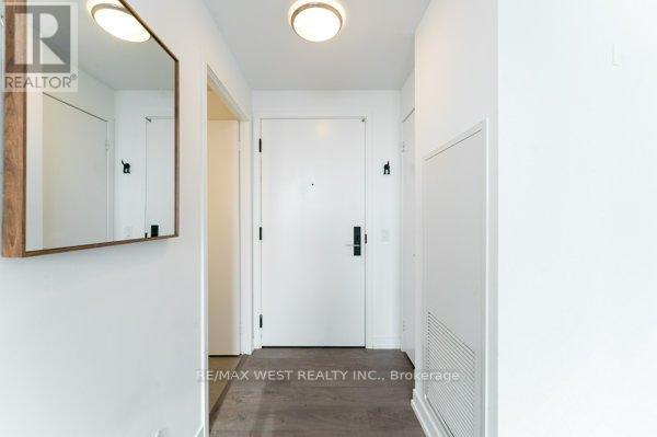 #1207 270 DUFFERIN STREET W - 9