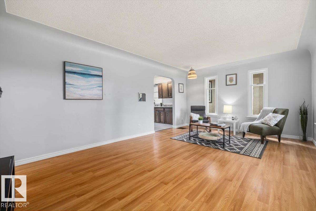 11227 52 St NW photo 4 — MLS® E4496179