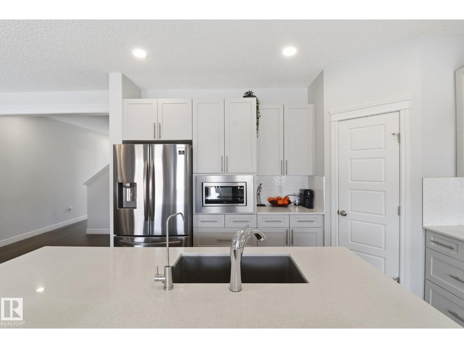 812 176 ST SW - 8