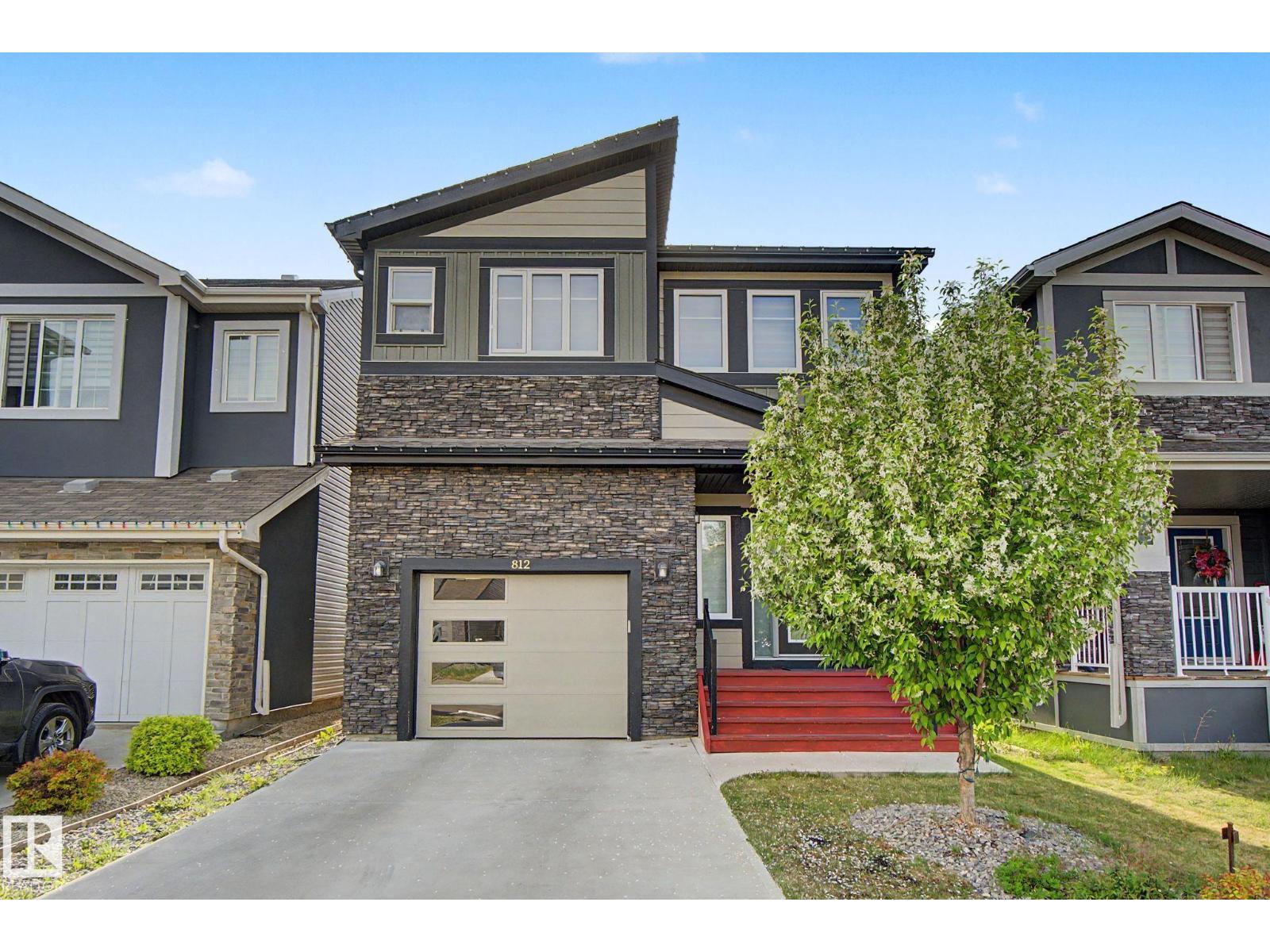 812 176 ST SW - 1