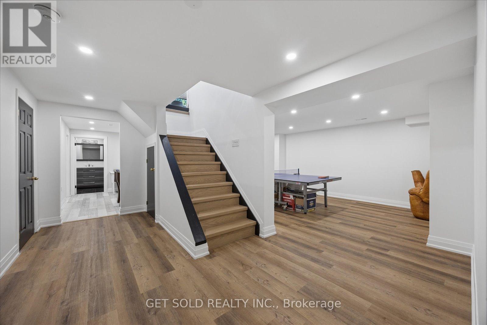 64 SPENCE DRIVE - 34