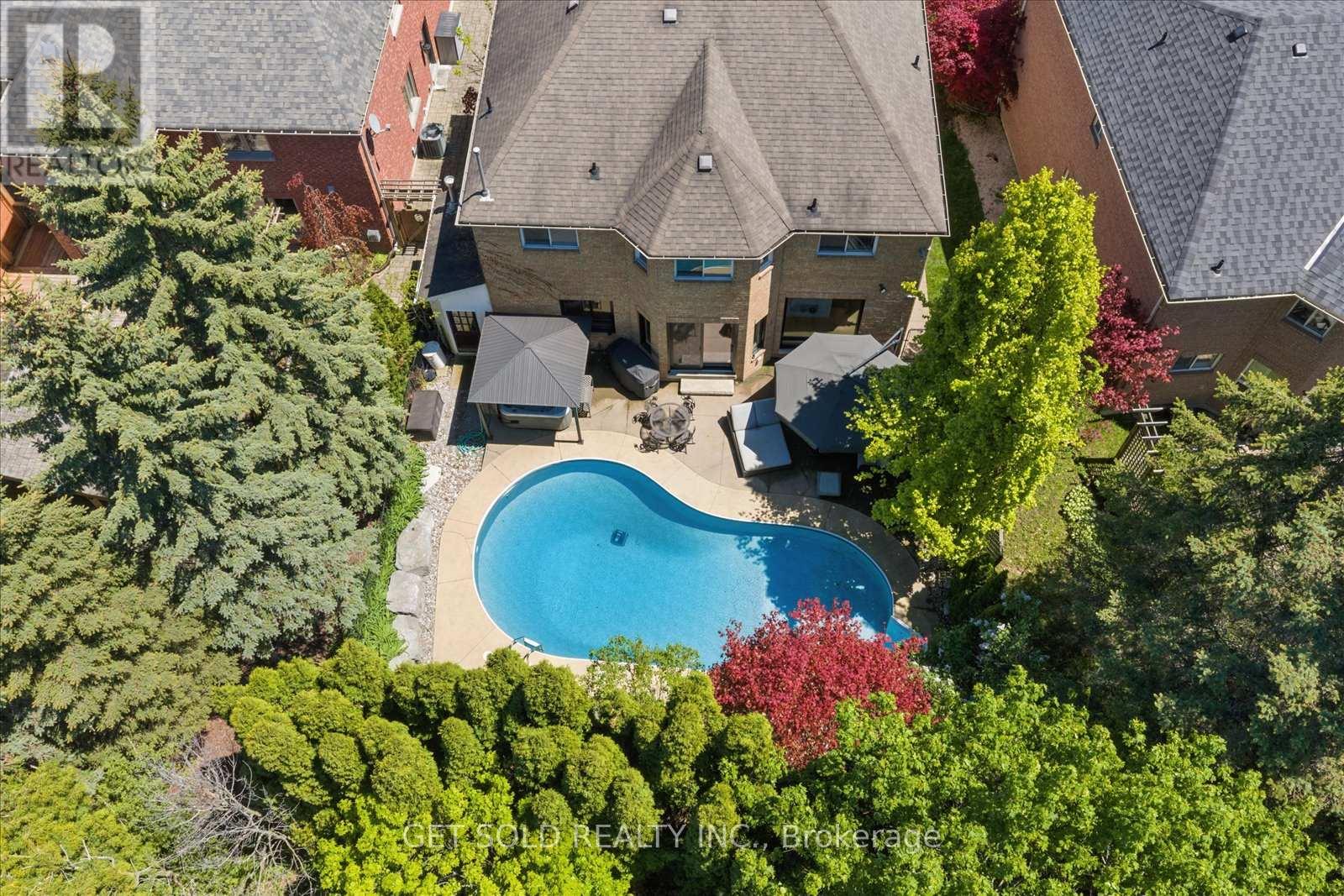 64 SPENCE DRIVE - 40