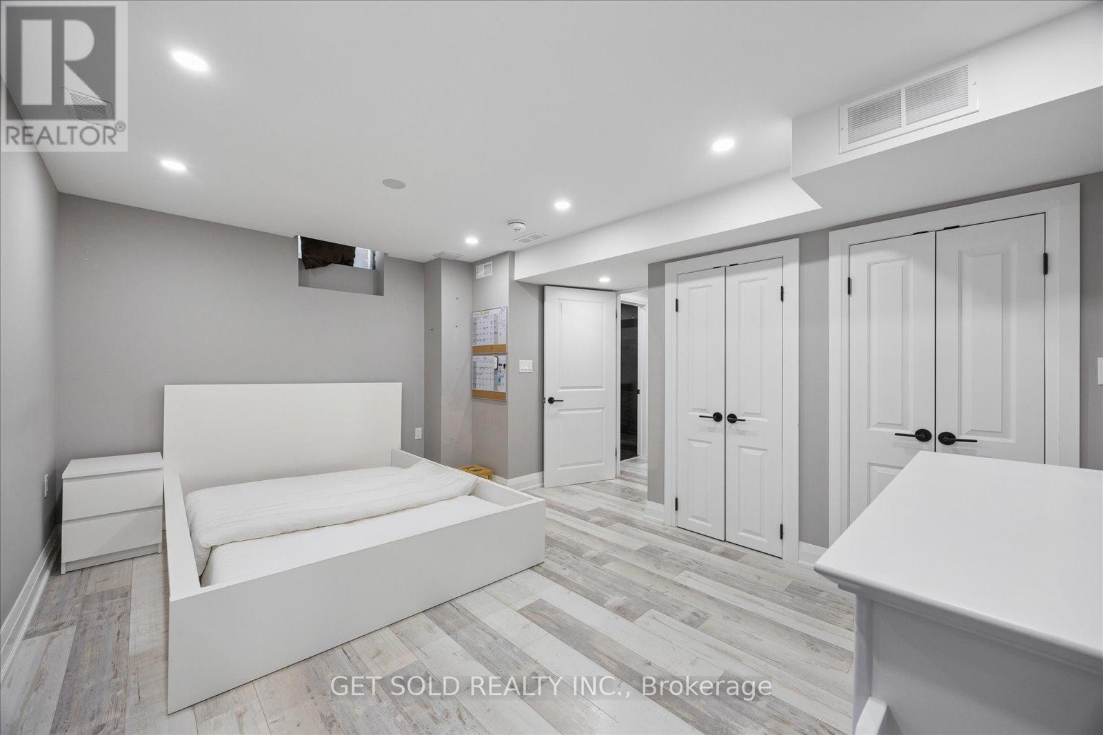 64 SPENCE DRIVE - 39