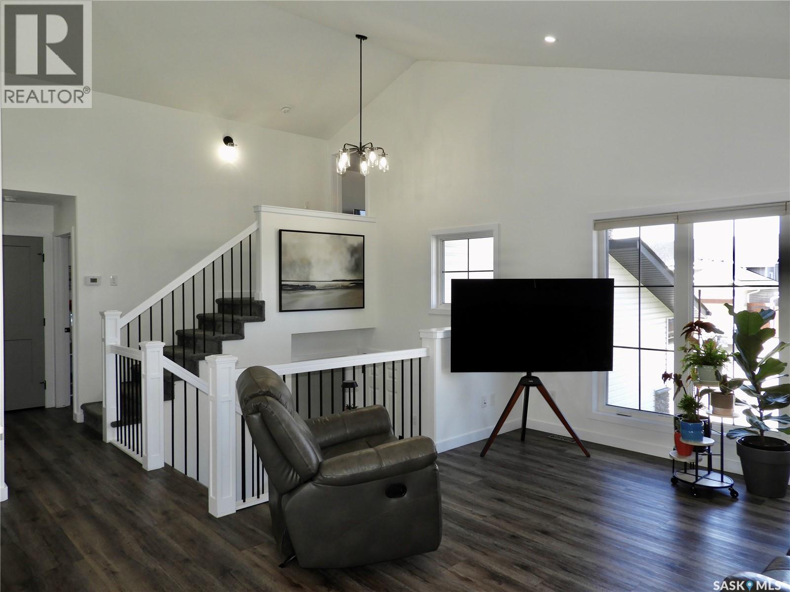 715 SCOTT CRESCENT — photo 7