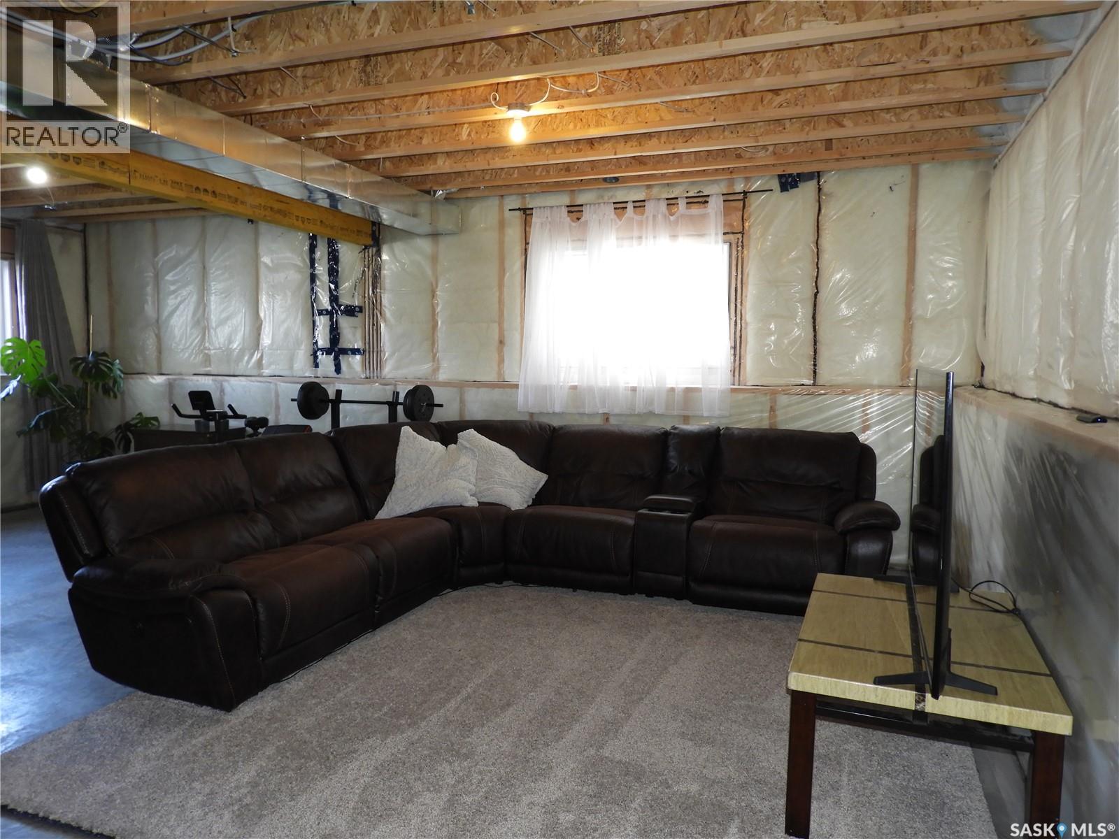 715 SCOTT CRESCENT — photo 24
