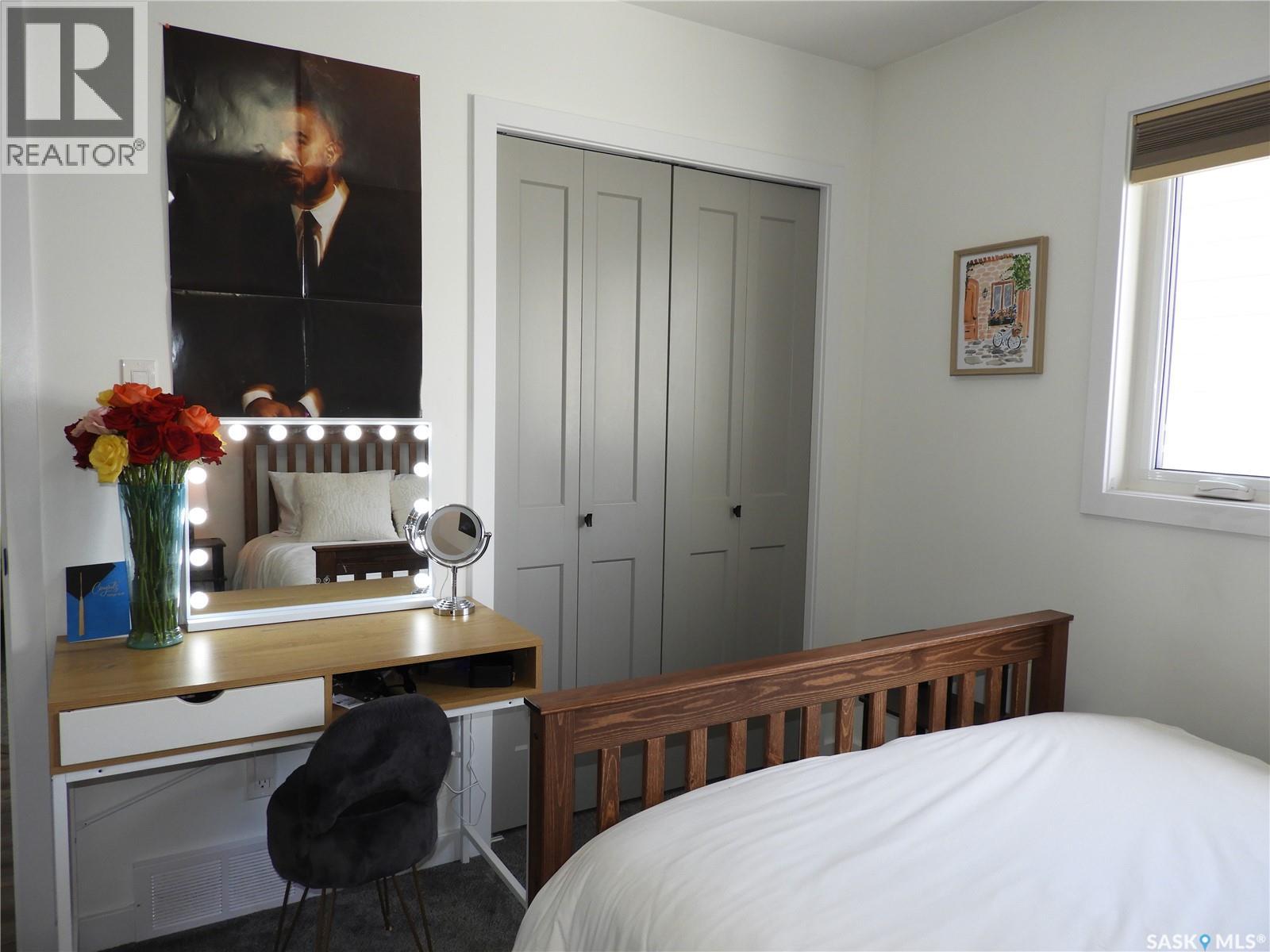 715 SCOTT CRESCENT — photo 12