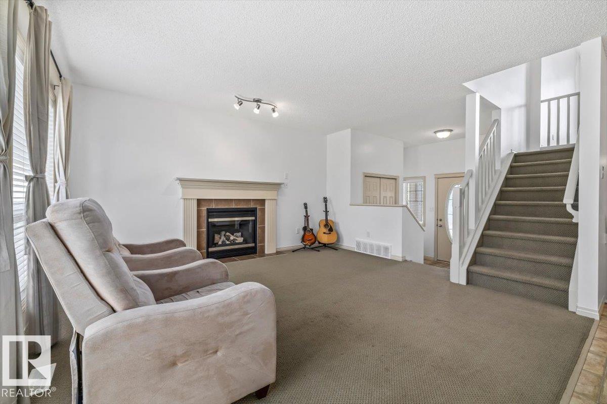 8509 7 AV SW — photo 13