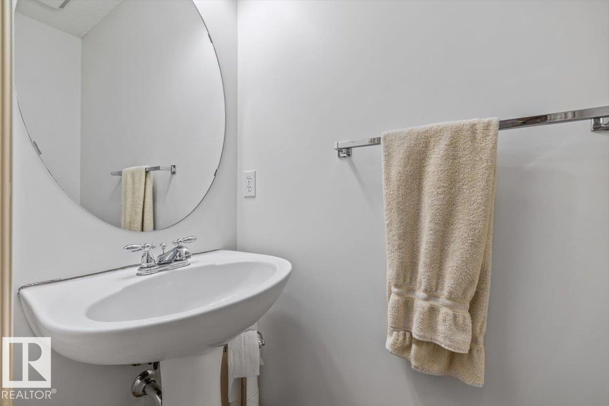 8509 7 AV SW — photo 18