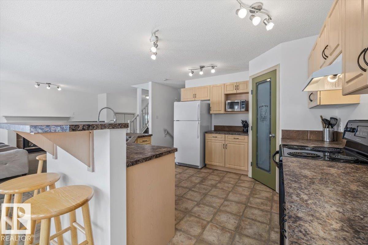 8509 7 AV SW - photo 2