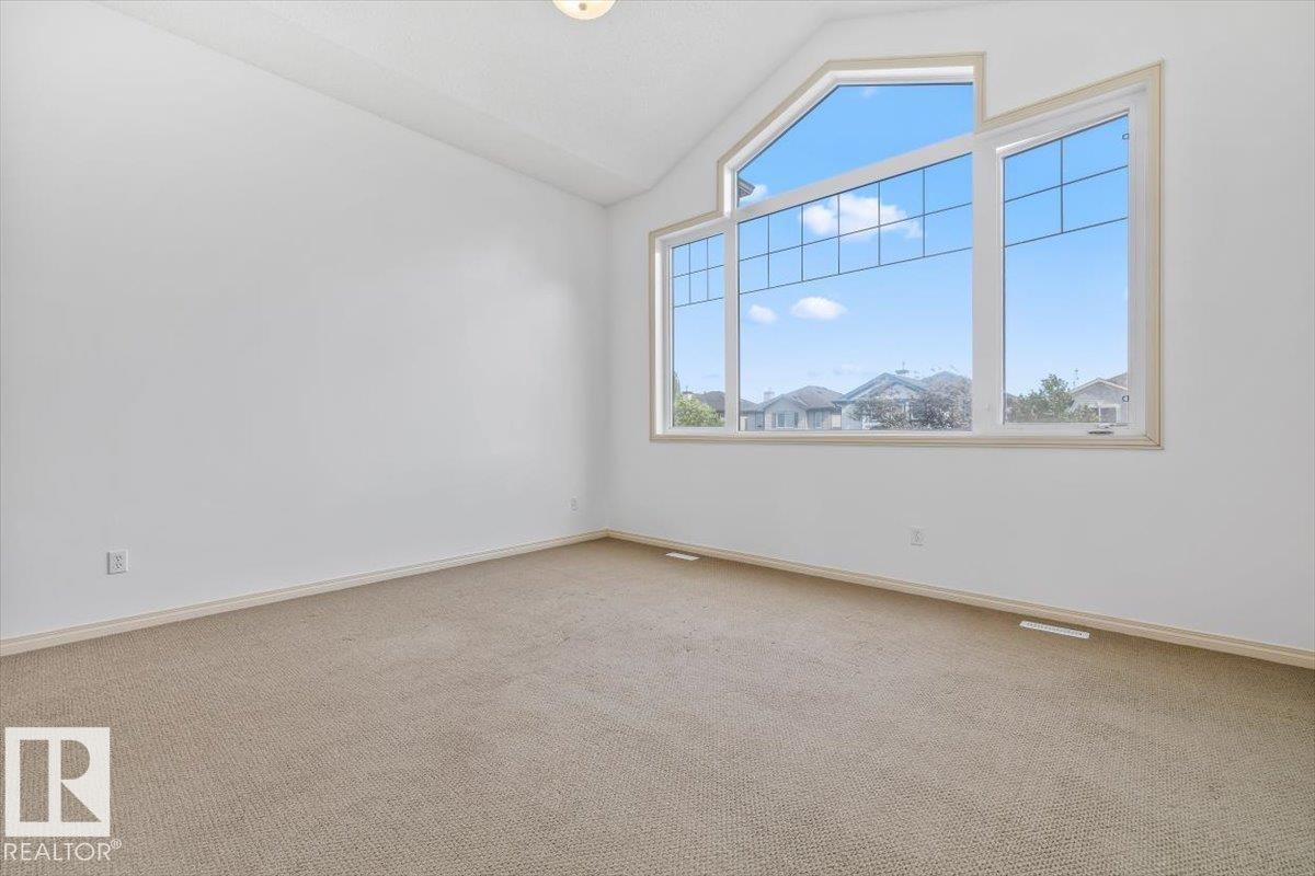8509 7 AV SW — photo 24