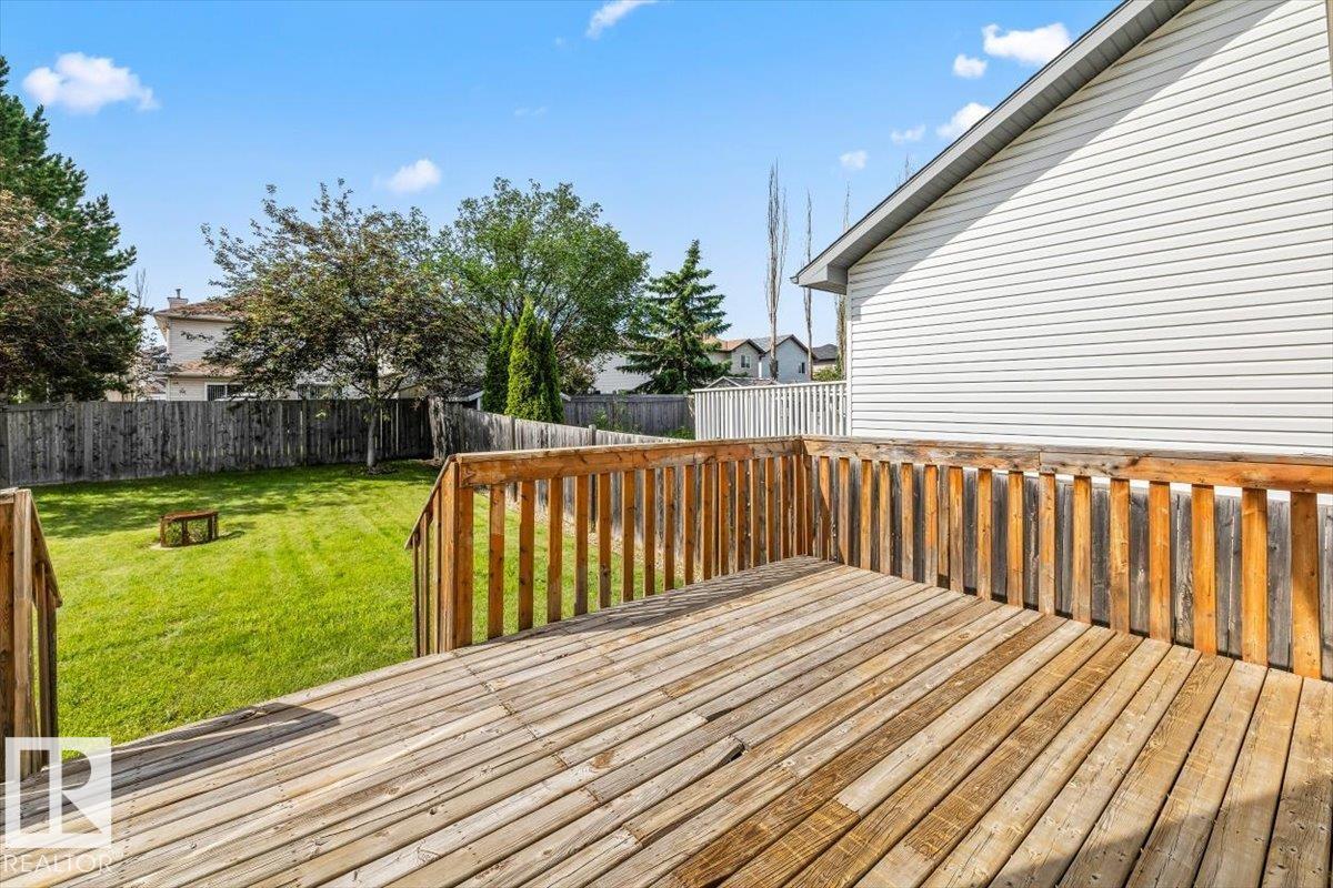 8509 7 AV SW — photo 36