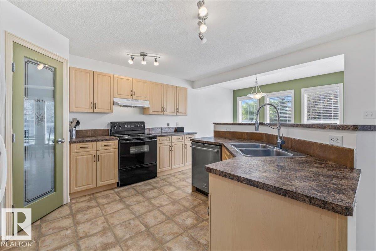 8509 7 AV SW - photo 4