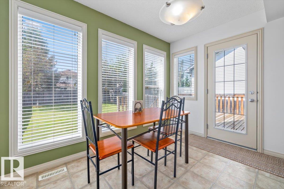 8509 7 AV SW — photo 9